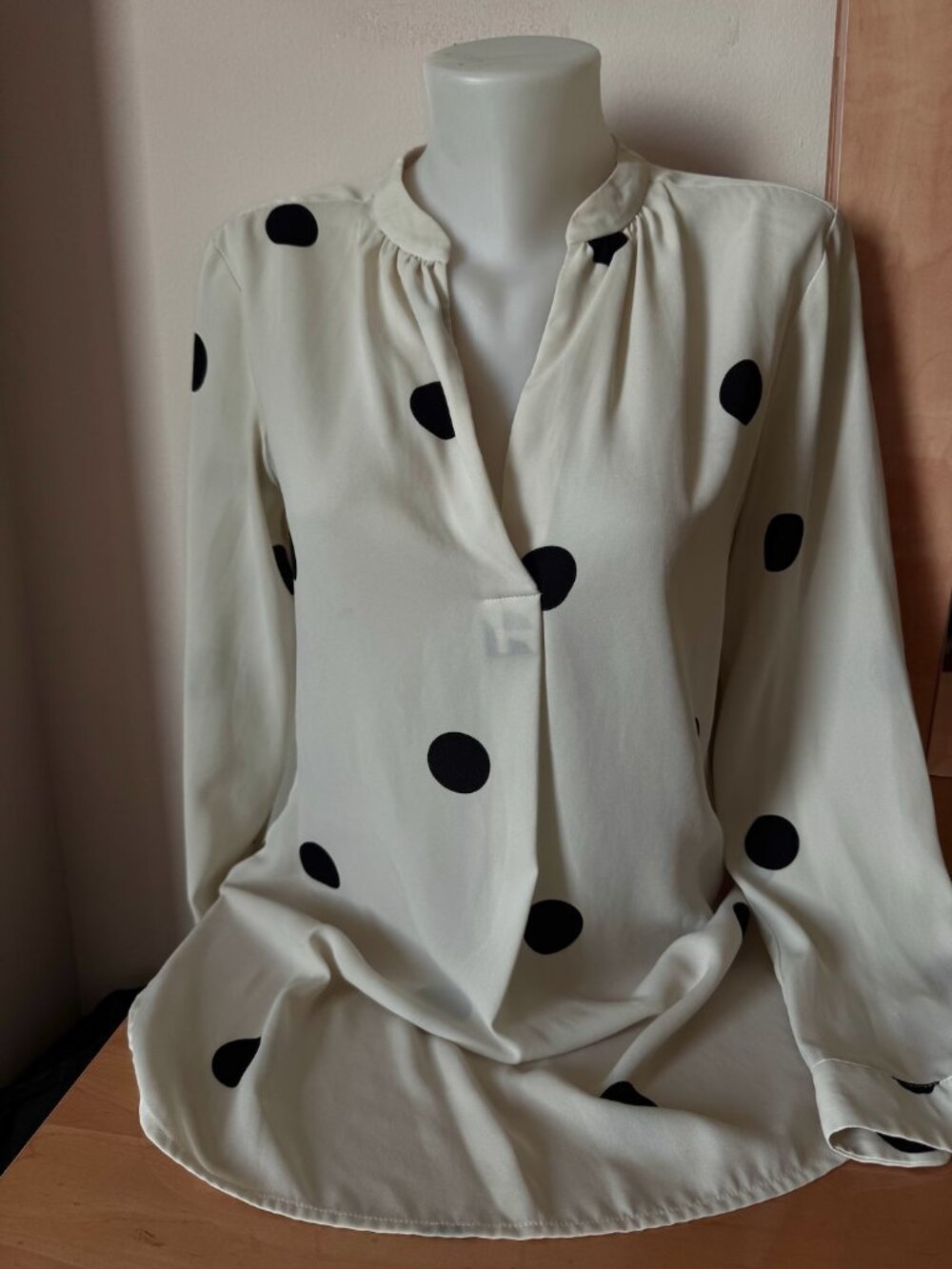 LOFT With Anne Taylor White Long Sleeve Blouse With Black Polka Dots